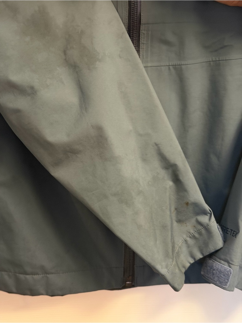 Outdoor Research Women's Large Dusty Blue Waterproof Hooded Rain Jacket - Picture 4 of 5